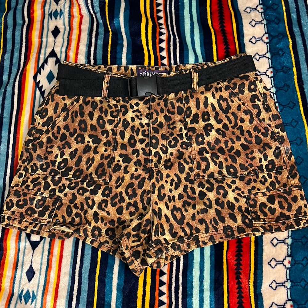 fashion nova cheetah print cargo styled shorts